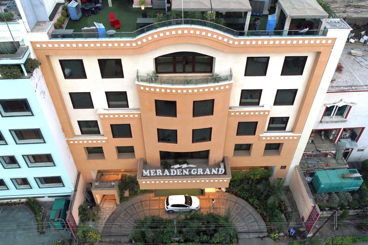 Hotel Meraden Grand Varanasi Eksteriør bilde