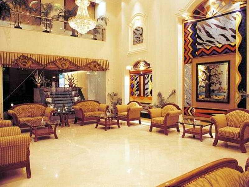 Hotel Meraden Grand Varanasi Eksteriør bilde