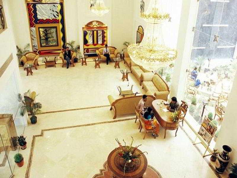 Hotel Meraden Grand Varanasi Eksteriør bilde