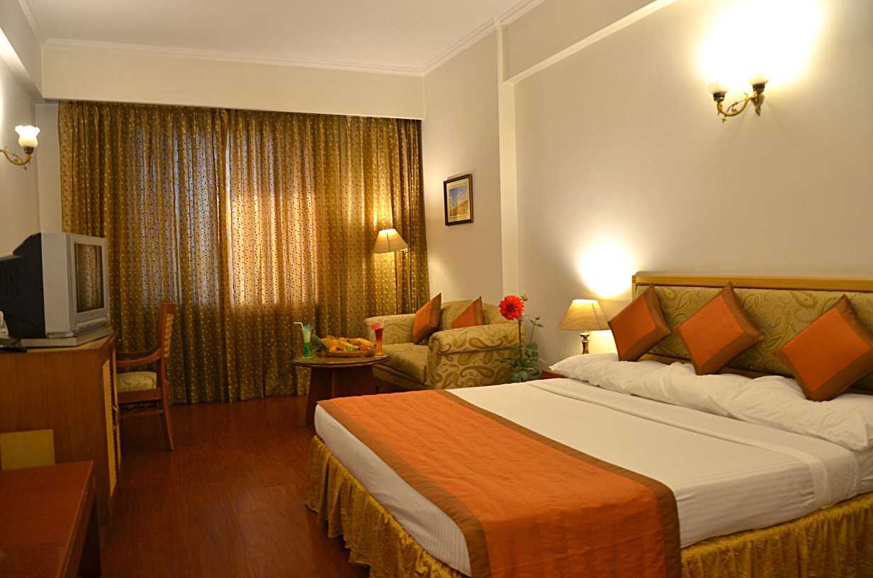 Hotel Meraden Grand Varanasi Eksteriør bilde